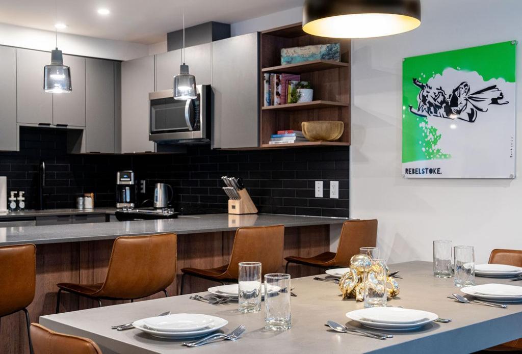 Revel In The Stoke By Revelstoke Vacations Apartment Екстериор снимка