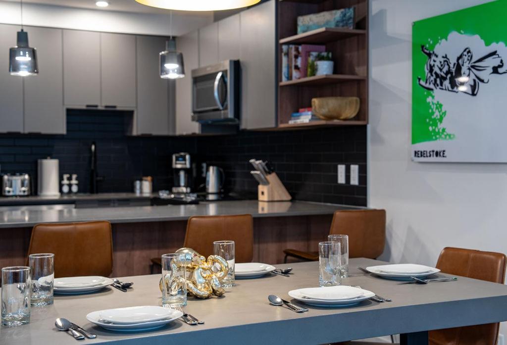 Revel In The Stoke By Revelstoke Vacations Apartment Екстериор снимка